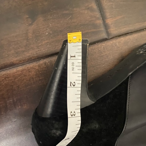 Women's BCBGMAXAZRIA Black Boots Size 9.5B - Picture 9 of 13